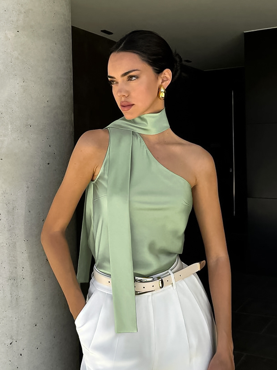 European and American classic irregular collar slim sexy single shoulder back heart fresh green summer new foreign trade retro women's clothing