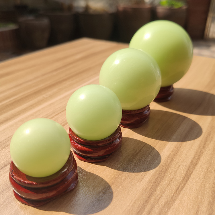 Picture of Crystal ball base wooden bottom support luminous ball ornaments 3cm plastic round bracket spot supply manufacturers wholesale
