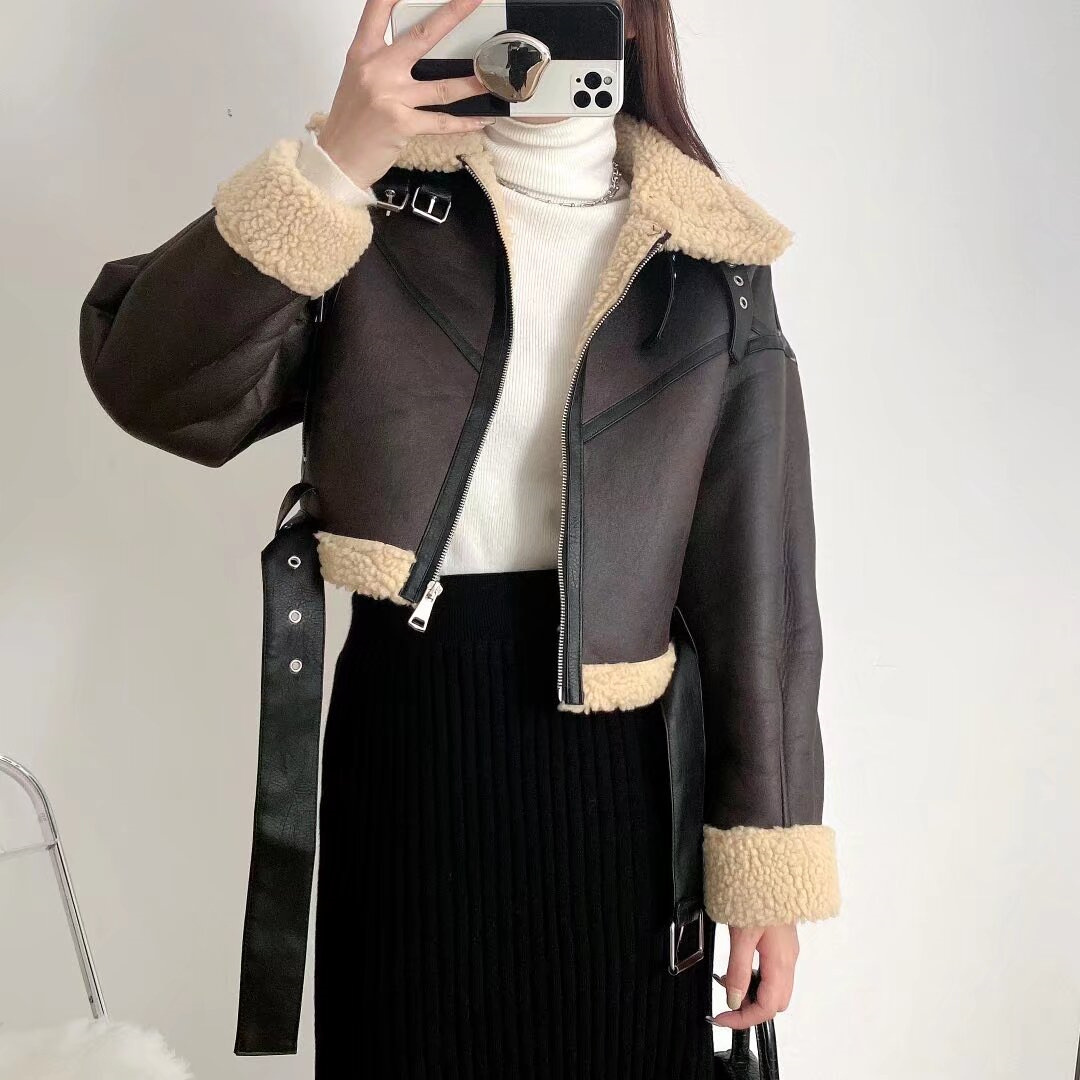 Picture of Lapel Maillard Style 2025 Winter Short Lamb Wool Tops Hot Girl Style Fur All-In-One Motorcycle Wear Top
