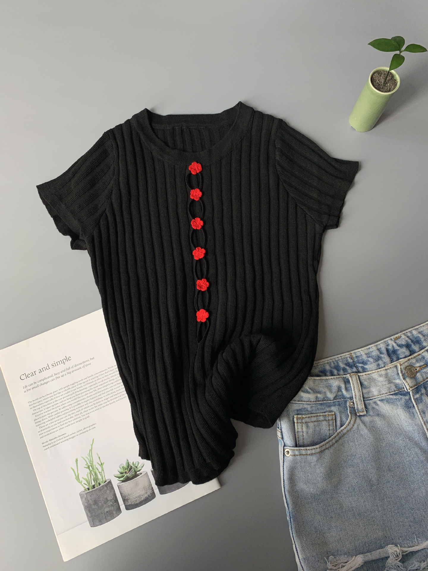 Original Design Sense Micro-hook Small Saffron Hollow Spice Girl Top Black Small Flying Sleeve Knitted Shirt Slim-fit Short Sleeve T-shirt