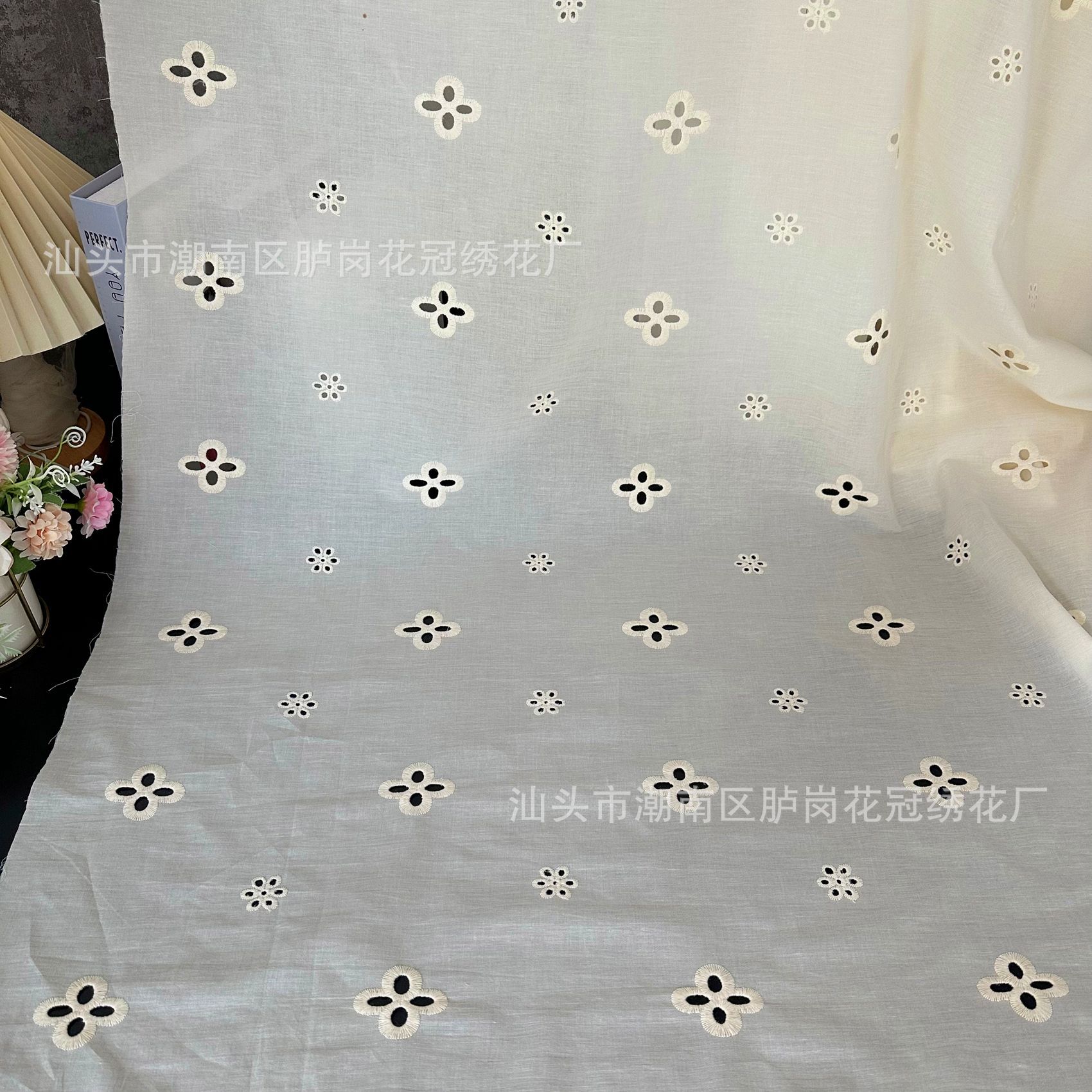 Cotton hollow embroidery fabric, 4-leaf grass perforated embroidery fabric, cotton clothing dress, water-soluble lace fabric