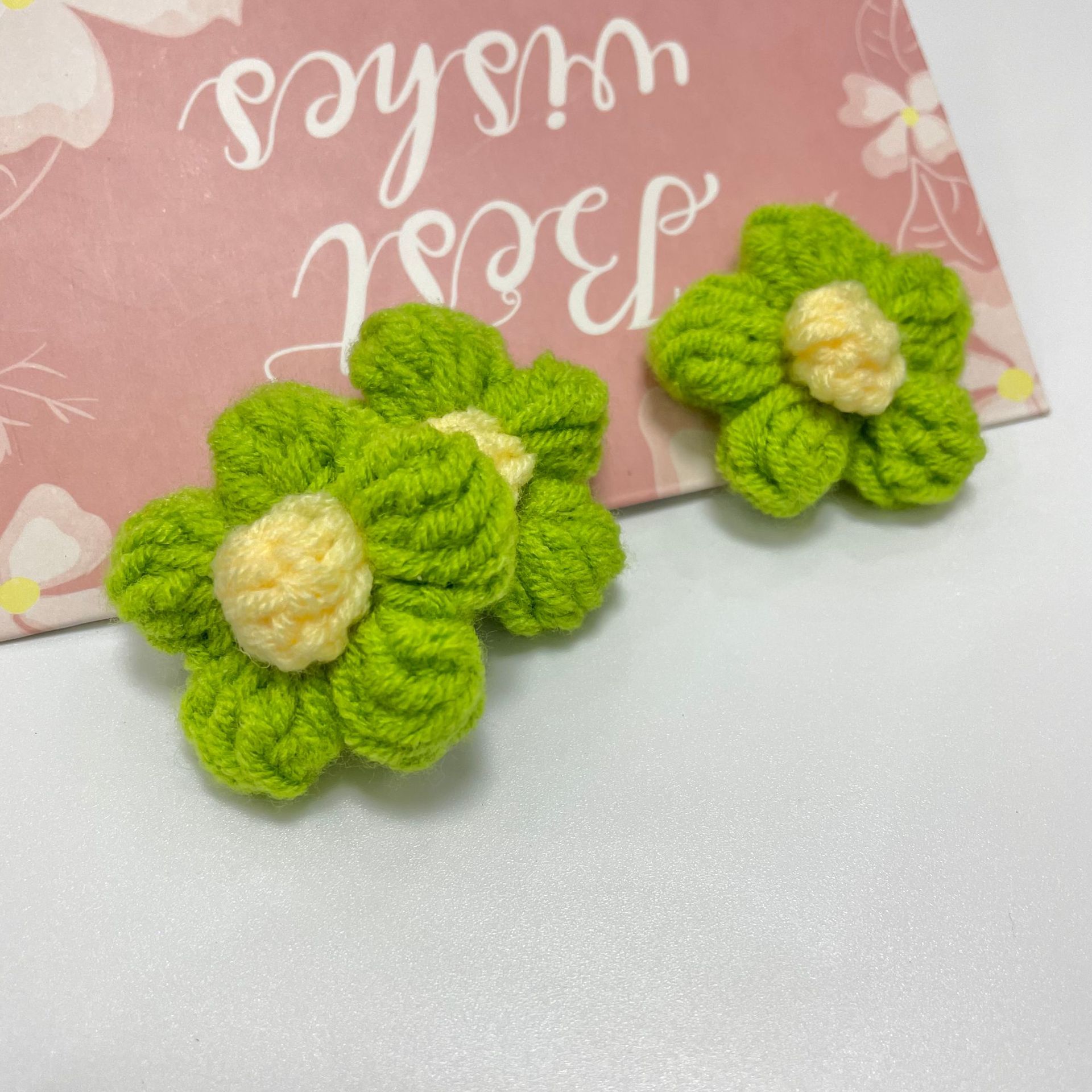 Picture of DIY Hand-Woven Wool Flowers Milk Cotton Crocheted Puff Flowers Ready-Made Clothing Accessories Accessories Manufacturer Wholesale