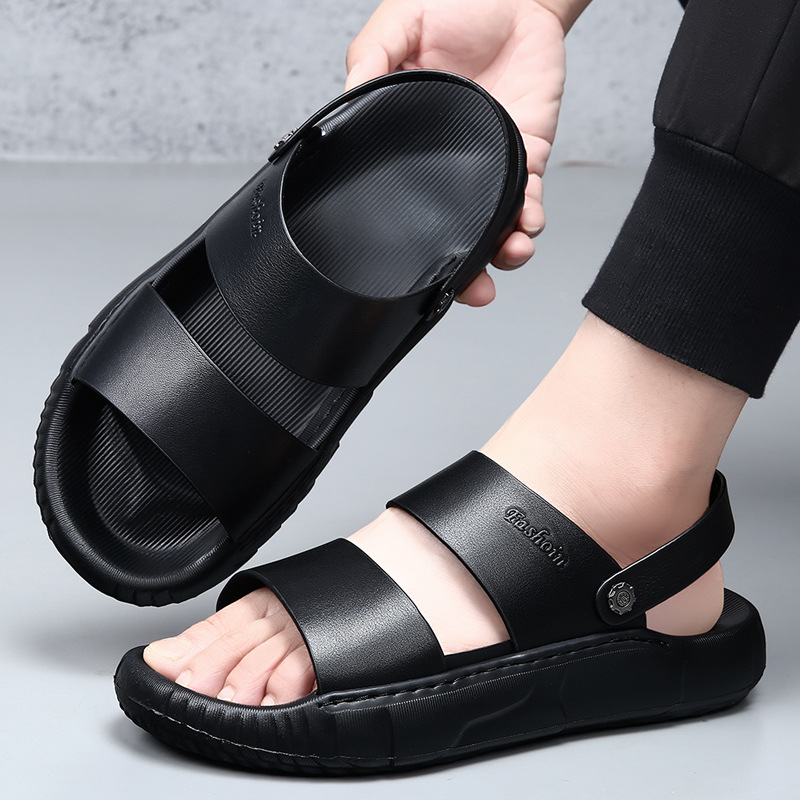 The first layer of leather sandals men's 2025 new summer wear non-slip beach shoes men's driving soft bottom sandals