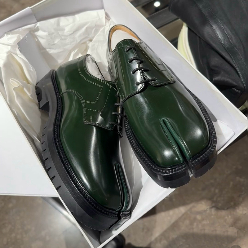 Haute Couture M6 Margiela Split-Toe Thick-Soled Loafers Pig's Trotter Shoes British Small Leather Shoes Tabi Trbottomy Shoes Polished Small Leather Shoes