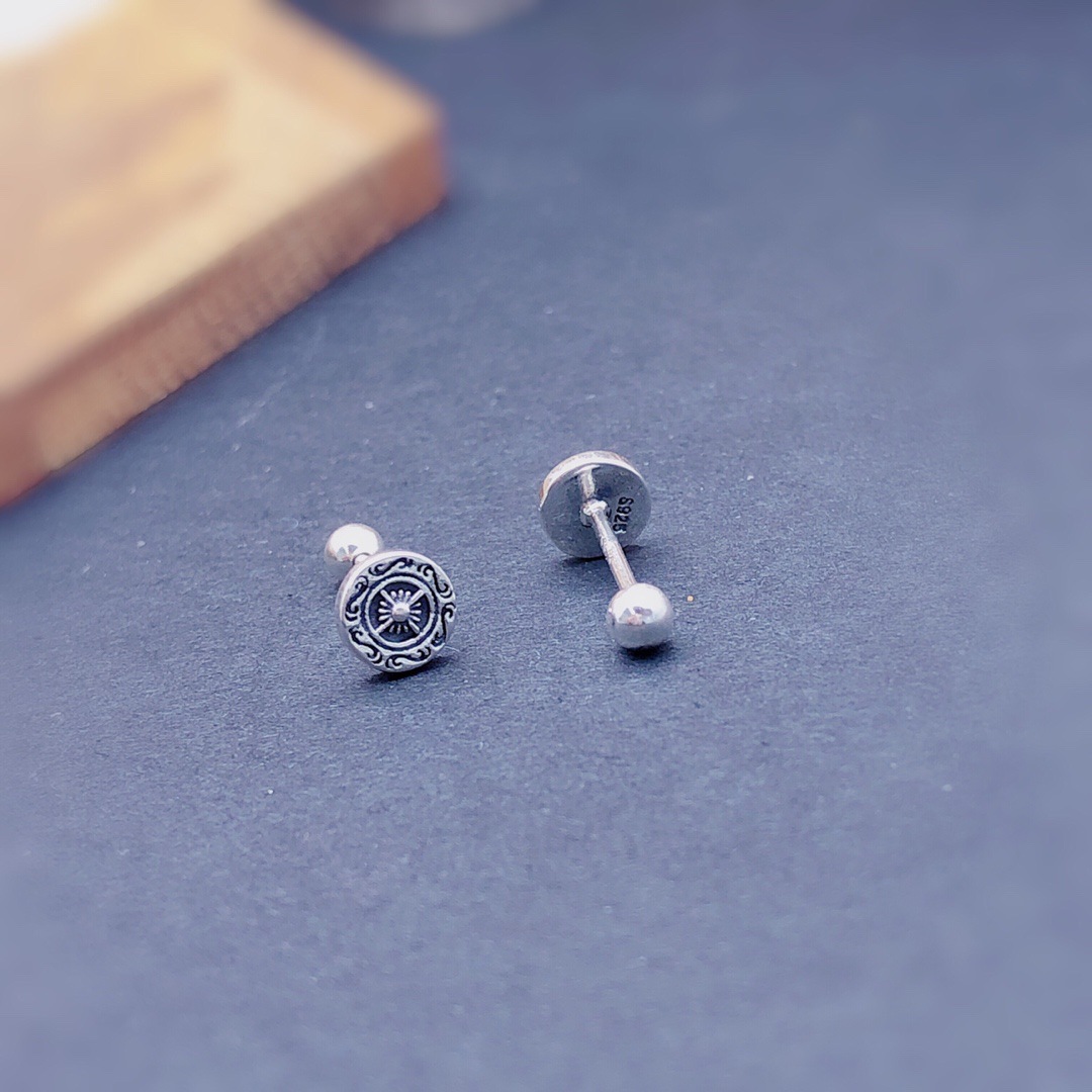 Sleeping without taking off minimalist and comfortable beautiful screws, earrings, ear bones, round Cross pattern earrings for women