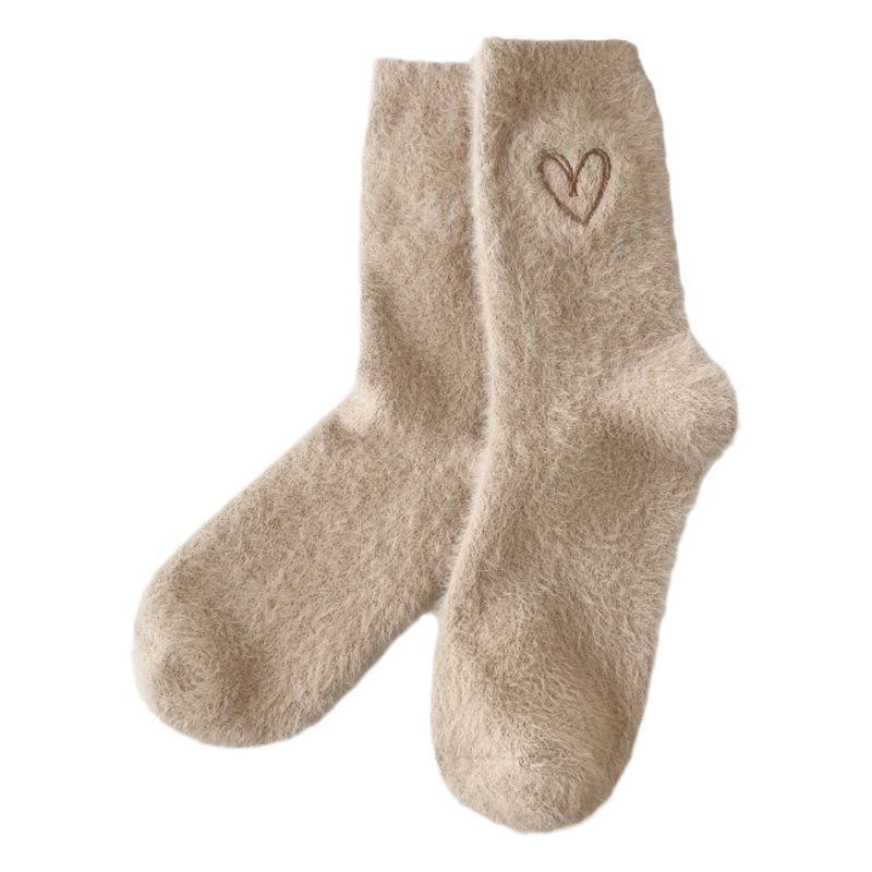 Mink velvet socks women's autumn and winter coral velvet mid-calf length socks thickened plush cute sleeping floor confinement socks wholesale