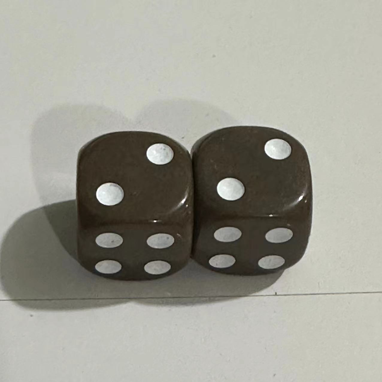 Picture of Yiwu Dege leisure and entertainment supplies 16mm acrylic solid color dice color complete