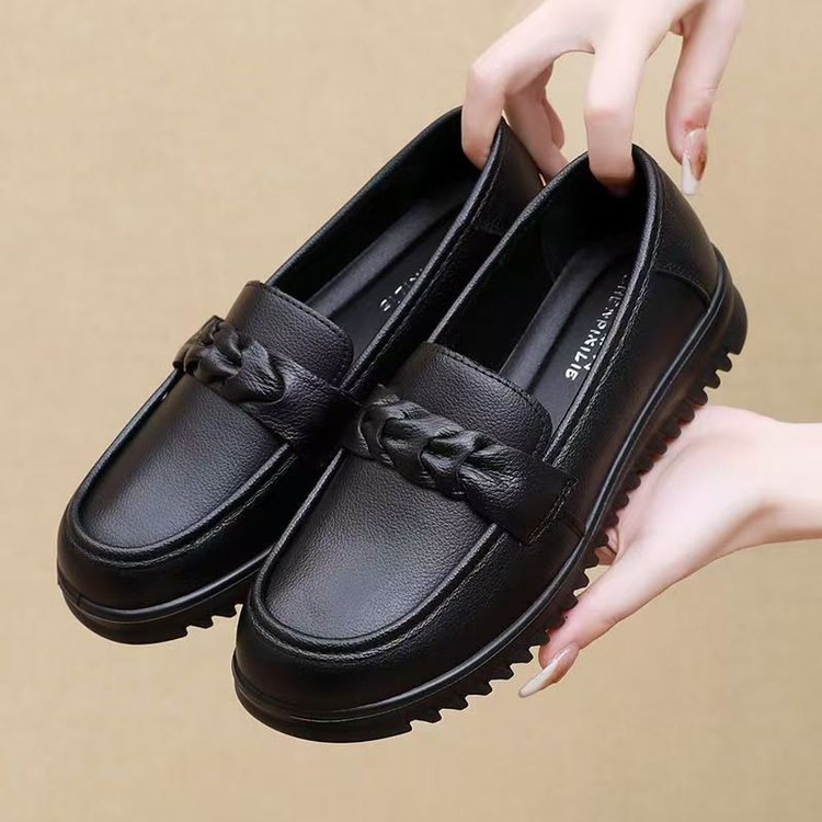 Picture of French temperament with skirt soft leather shoes for the fall of 2025 new flat-soled non-slip round-toe pumps for women