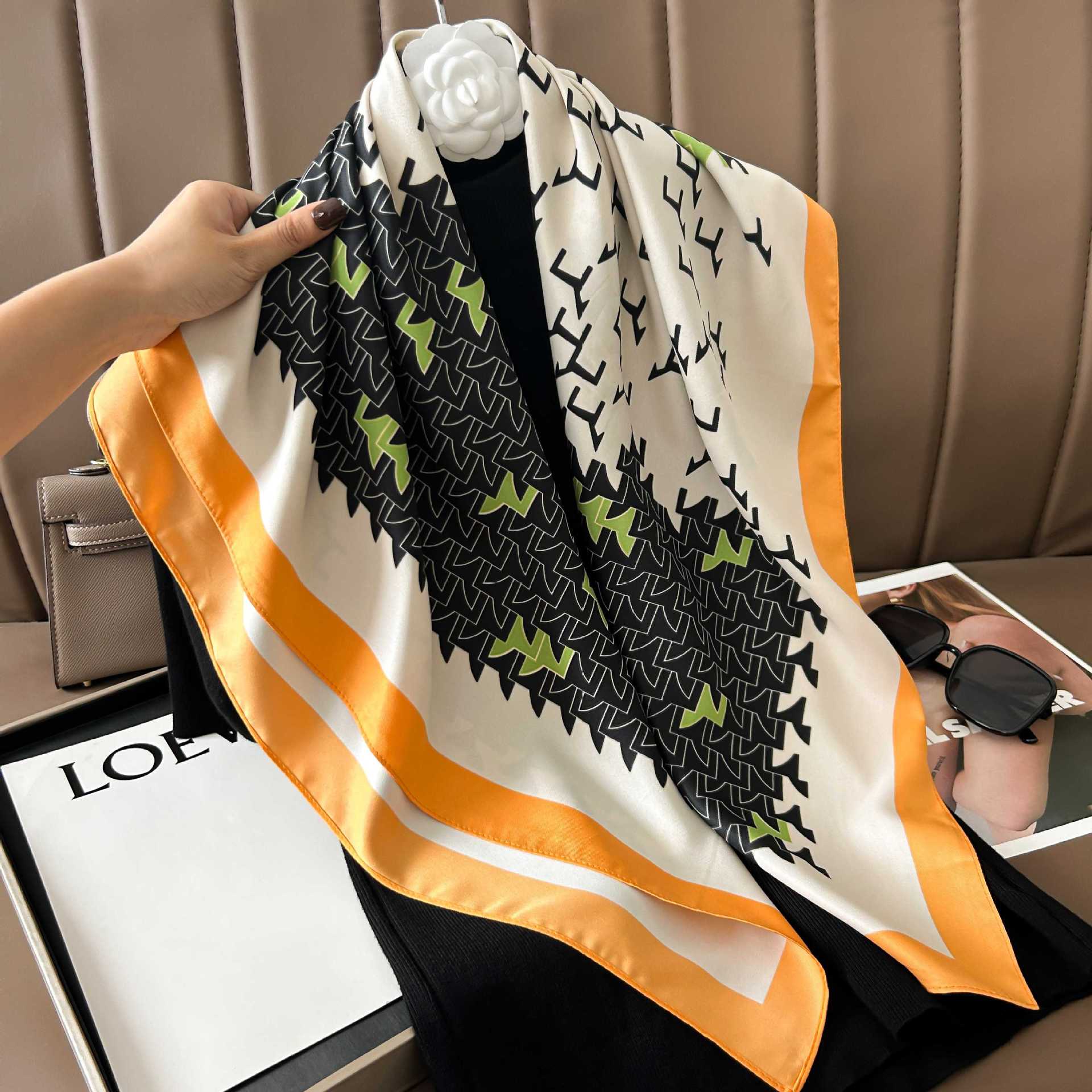 Picture of New 90cm Large Square Silk Elegant High-grade Decorative Shawl Women's Silk Scarf Fashion All-match Professional Scarf