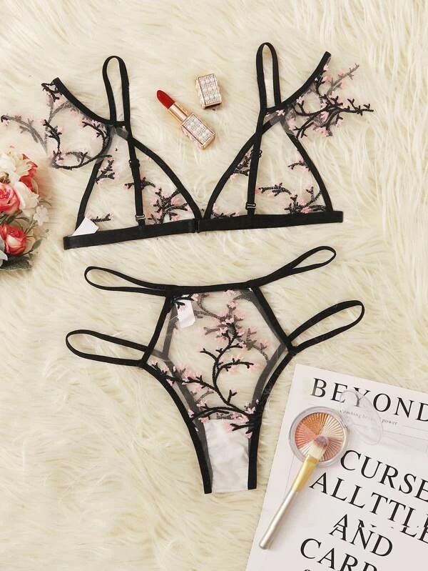 Cross-border supply Europe and the United States foreign trade sexy underwear sexy women's perspective temptation three-point printed underwear set