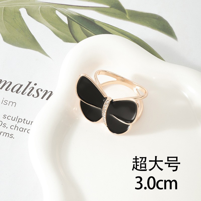 Picture of South Korea multi-functional scarf buckle high-grade Pearl fashion new Camellia windbreaker belt buckle high-end jewelry wholesale