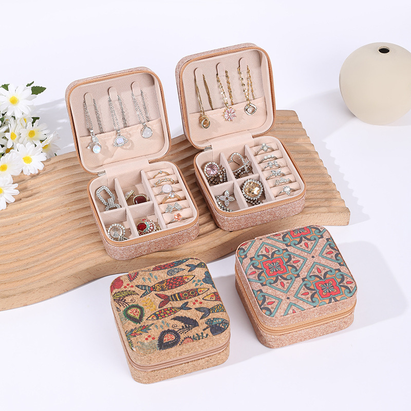 Xiangjian Jewelry Storage Box, Travel Portable Compact Jewelry Box, Leather Retro Print Ring and Earring Jewelry Box
