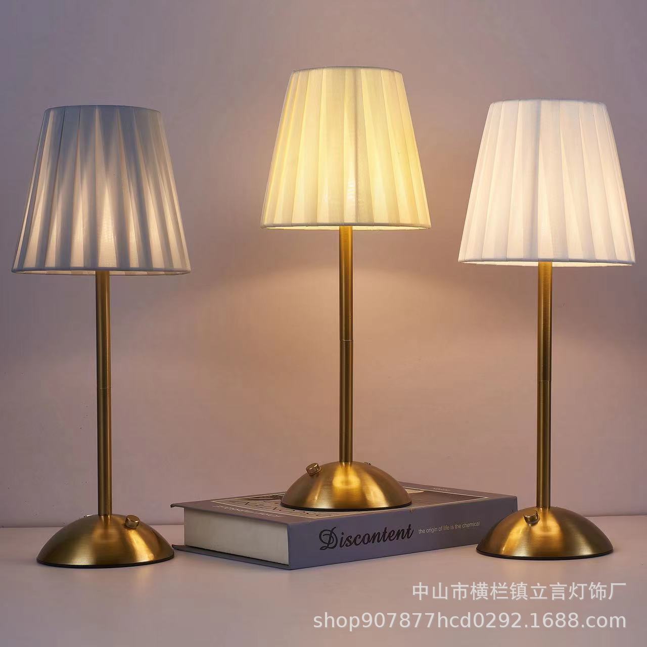 Modern Retro Bedroom Living Room Bedside Lamp Cross-Border Decorative Table Lamp Ins Style Pleated Fabric Eye Protection Decorative Table Lamp
