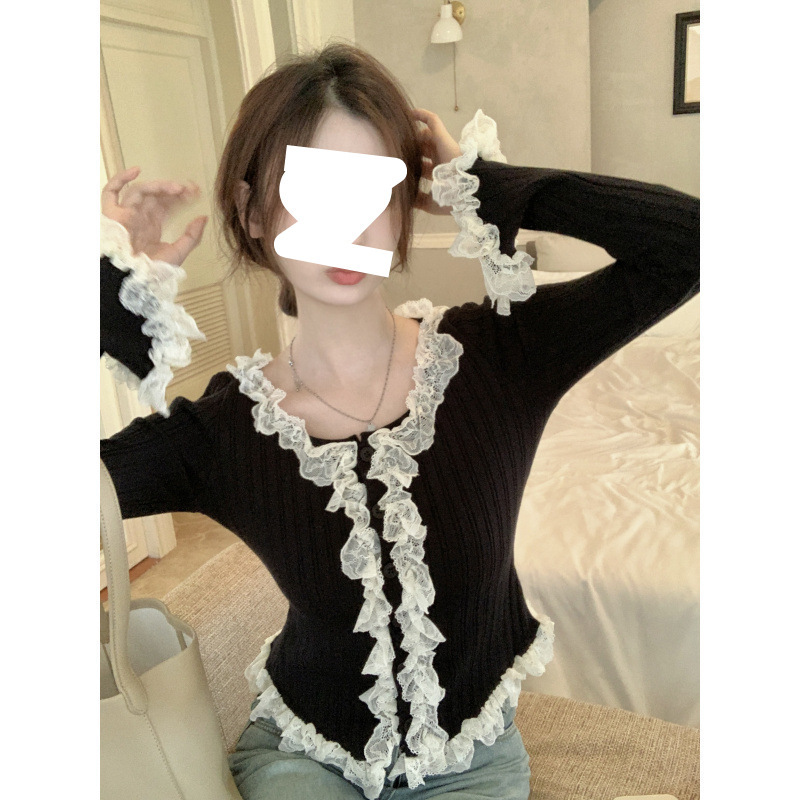 Real shot real price French temperament pure wind round neck wooden ear knitted sweater autumn slim fit short lace sweater