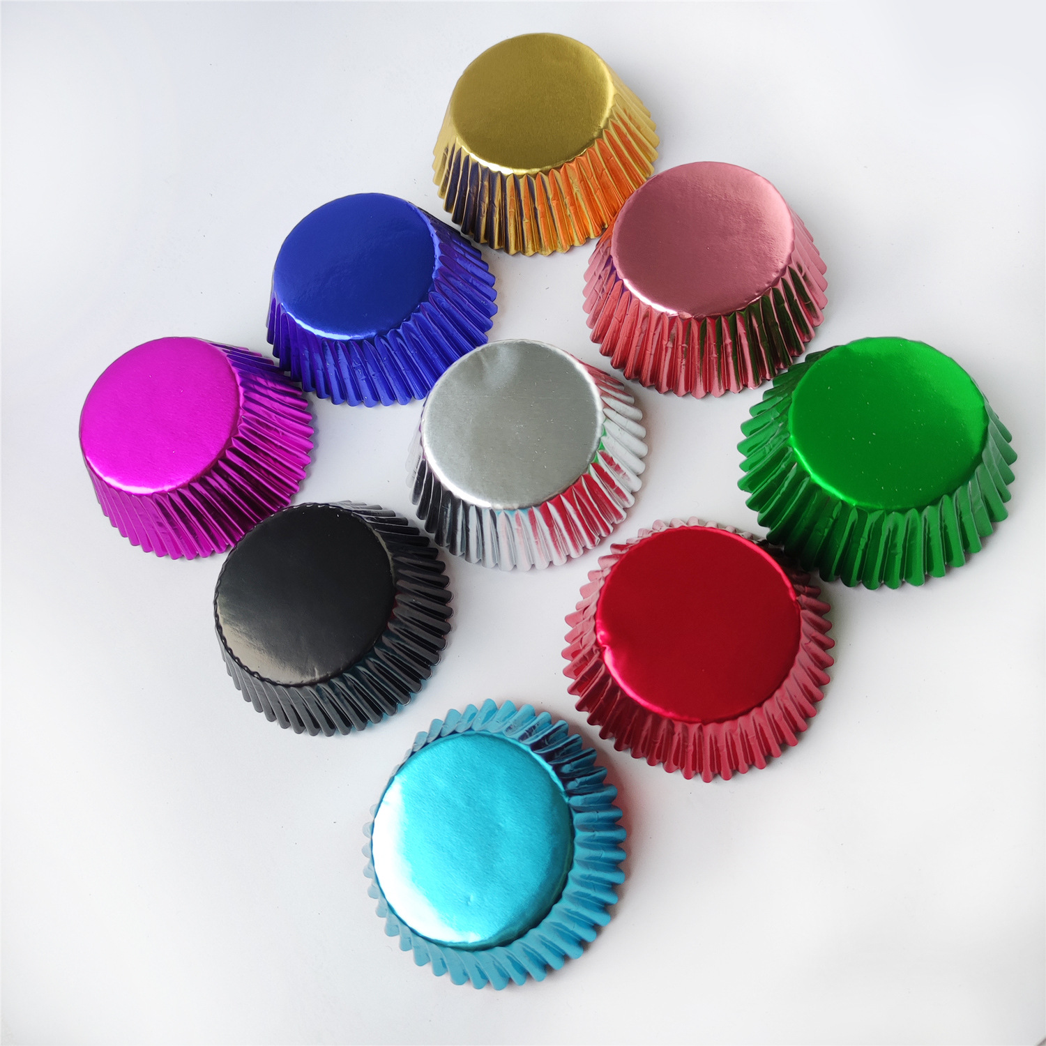 Picture of 11cm aluminum foil paper holder gold and silver cake paper thickened baking oil-proof paper cup PVC boxed 100 paper holder