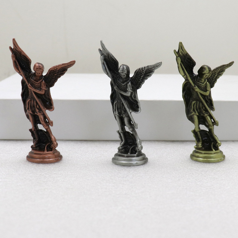 Picture of Cross-Border Supply Wholesale and Retail Home Office Decoration Michael Ornaments Retro Metal Craft Jewelry Ornaments