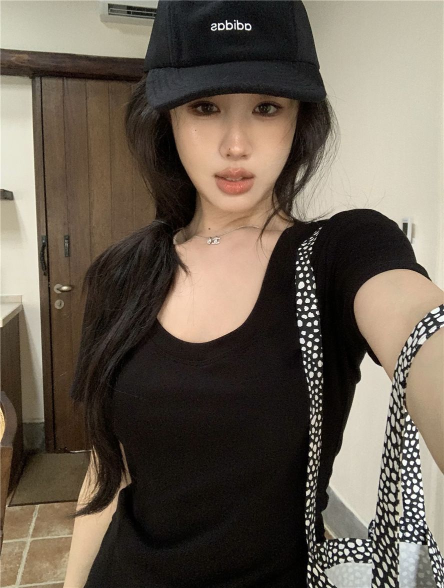 Picture of Solid Color U-Neck T-Shirt for Women Summer 2025 New Korean Style Niche Sexy Slim Versatile Short-Sleeve Top Ins Trend