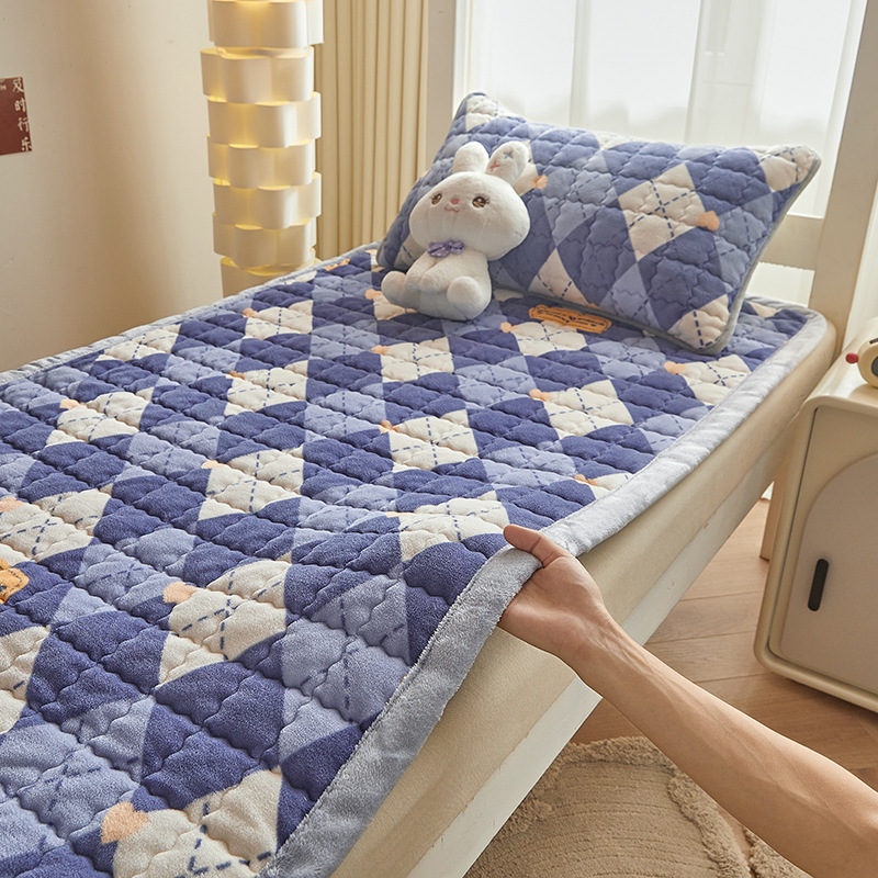 Picture of Milk Velvet Mattress Home Foldableing Soft Cushion Student Bedding Three-Piece Set Printed Dormitory Mat Special Single Mattress