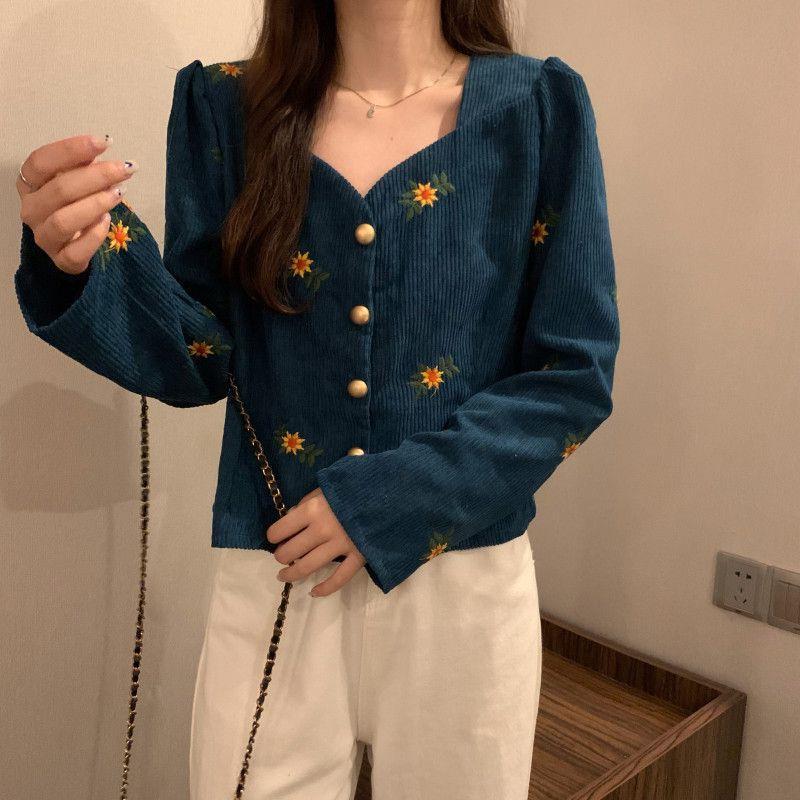 Picture of chubby girl autumn and winter plus size retro short corduroy shirt bubble sleeve western style loose long sleeve embroidered cardigan top
