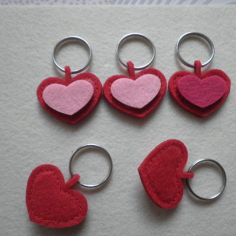 Picture of Manufacturer Supplies Felt Non-Woven Jewelry Pendants, Christmas Pendants, Spring Festival Pendants, Indoor Atmosphere Decoration Heart-Shaped
