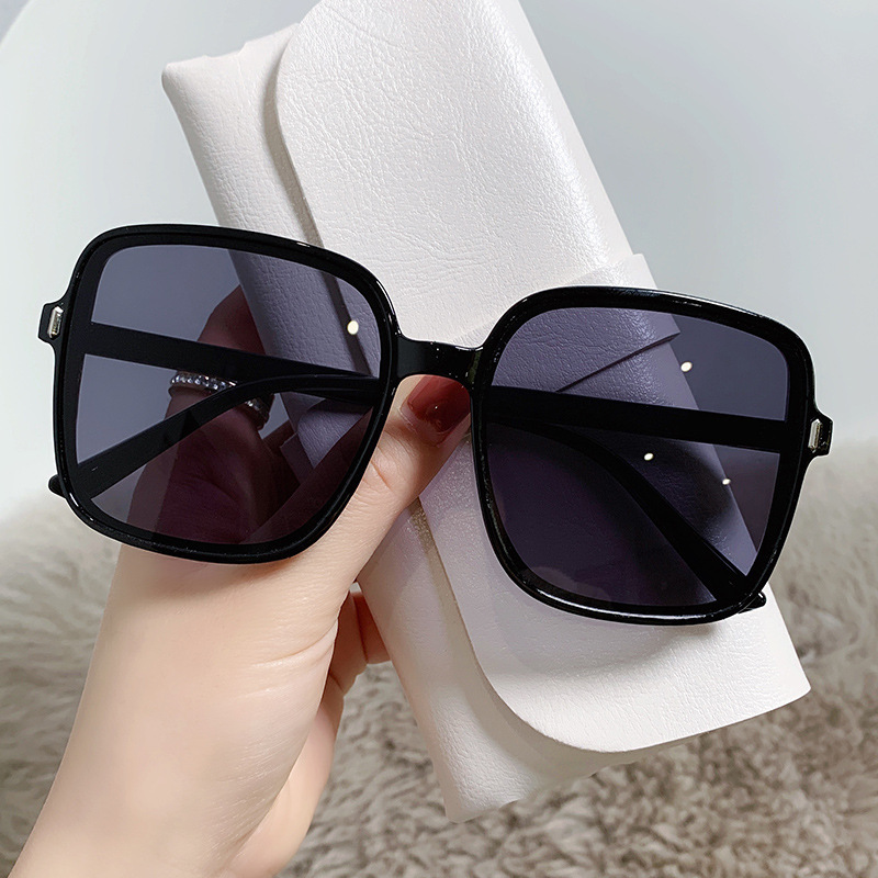 Picture of Rice Nail Square Sunglasses Women's Sunglasses Gradient 2022 New Style Glasses Women's Trend UV Protection