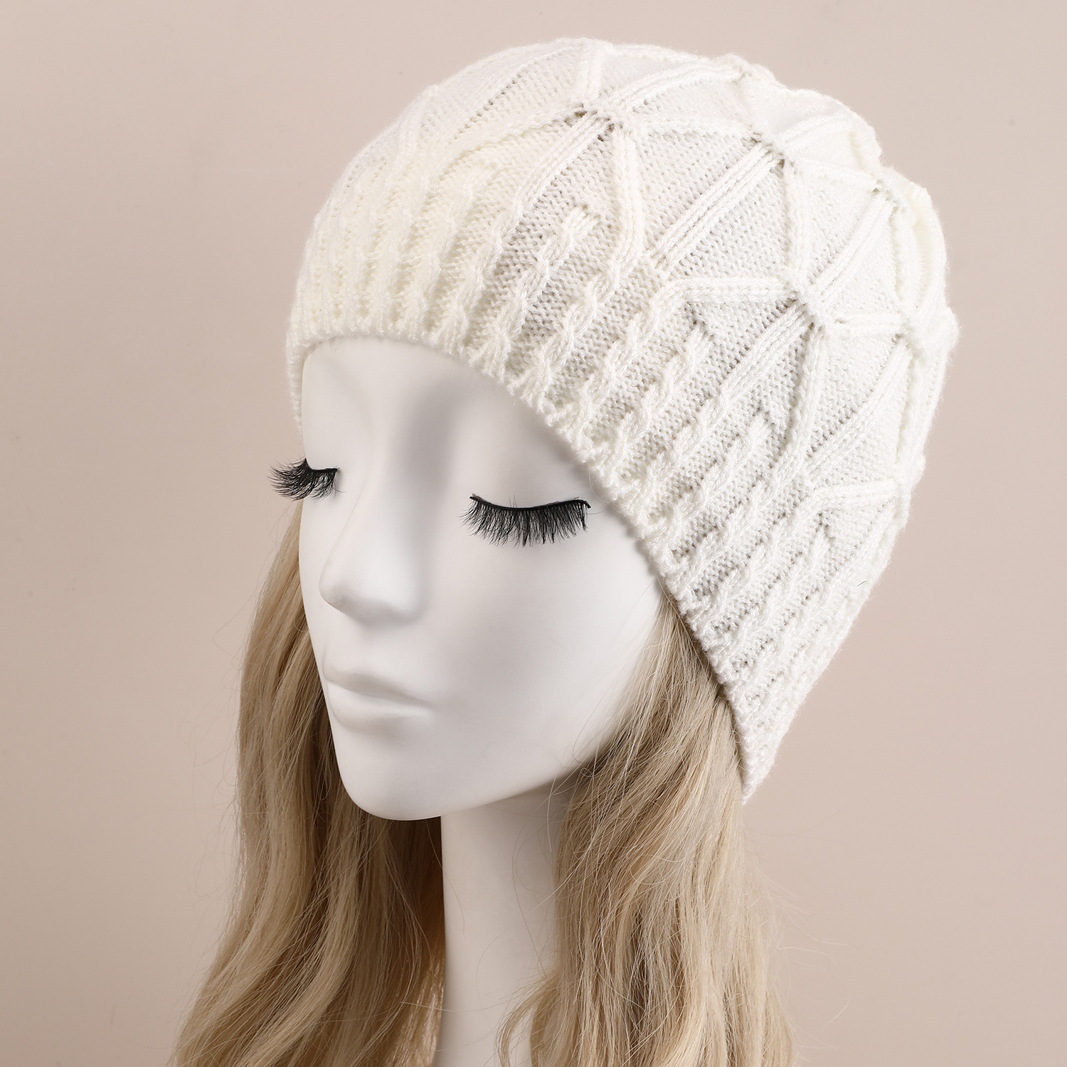 Picture of Single-Layer Twist Pullover Hat Autumn and Winter New Cross-Border Knitted Wool Pile Hat for Men and Women, Warm and Fashionable Ear Protection Hat