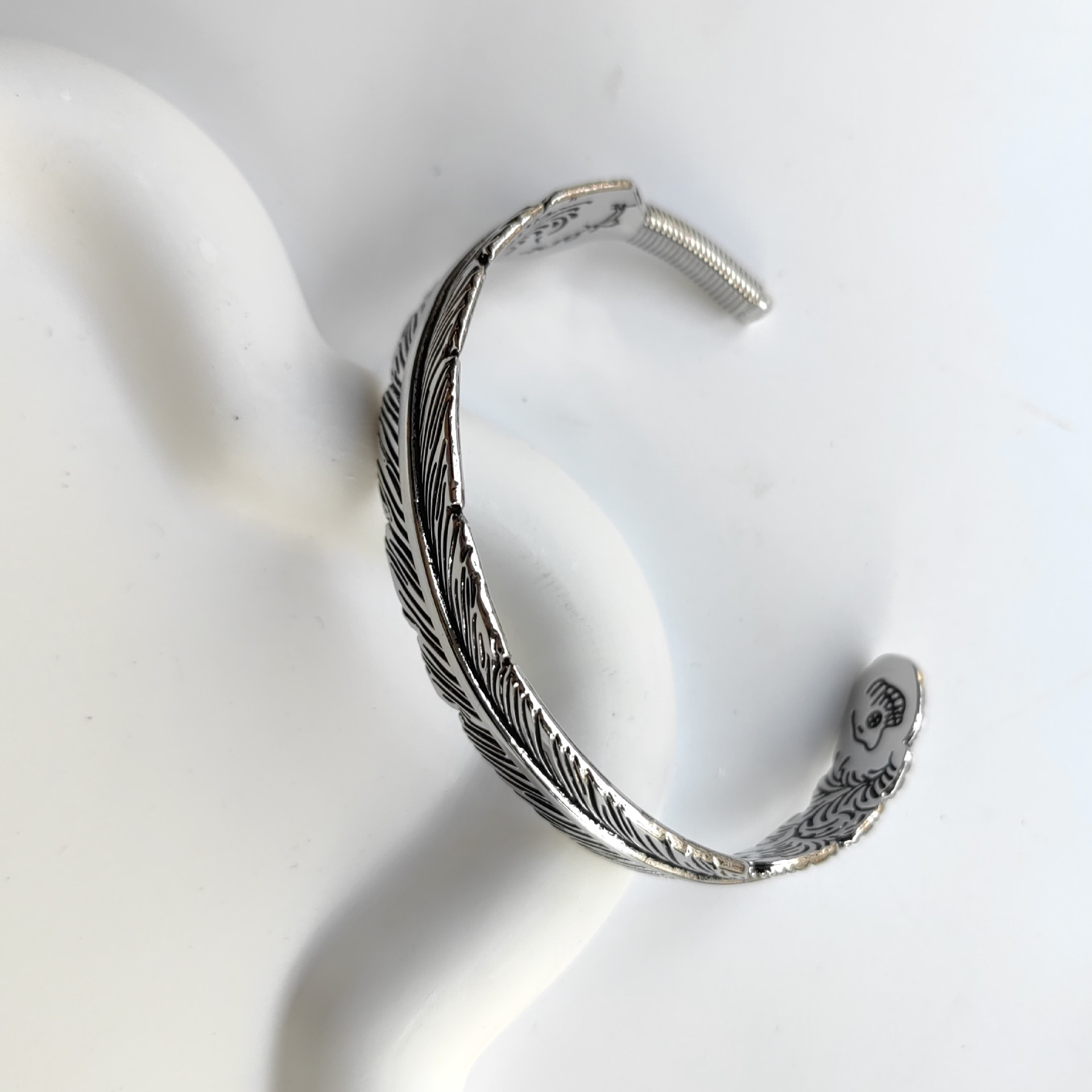 Retro Old Feather Open Bracelet for Women, Niche Stylish Design, Fashionable Elegant, Versatile Simple Bracelet Accessories