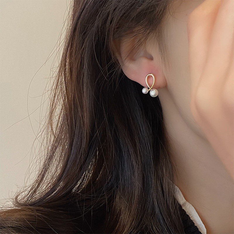 Pearl Earrings Accessible Luxury High-End Niche Design Elegant Ins Style Small Earrings 2025 New Trend