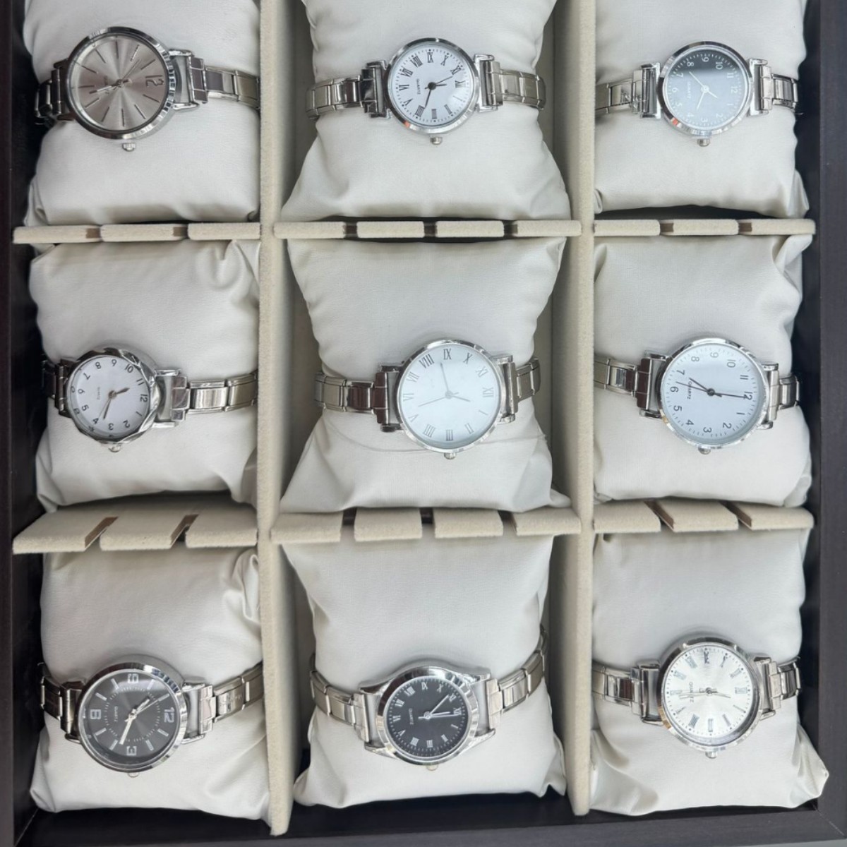 Stretch Stainless Steel Men's and Women's Temperament Round Watch Fashion Simple Trend Men's and Women's Quartz Watch Bracelet Chain Watch