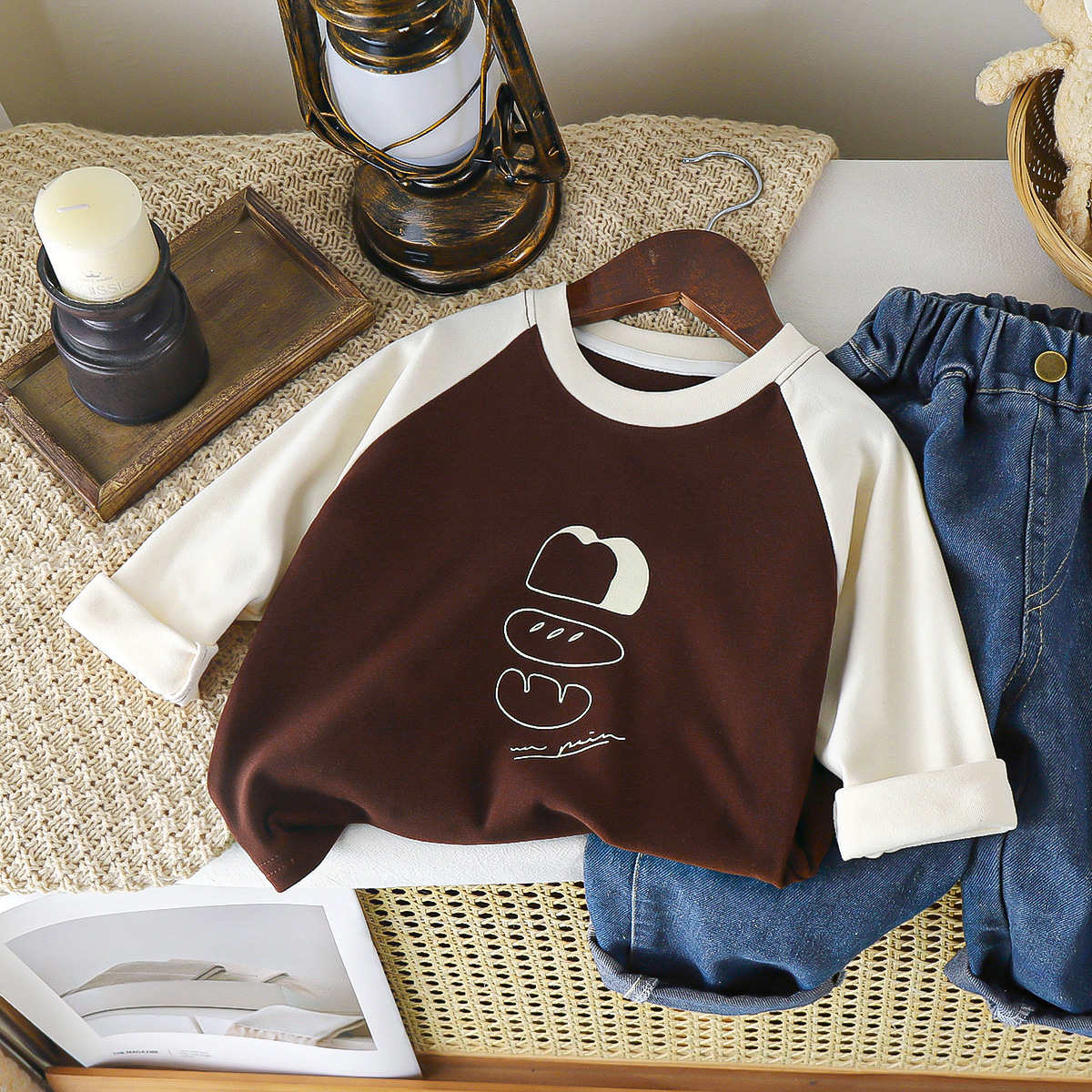 Picture of Le Changjia 2025 New Spring Clothing Boys Raglan Sleeve Letter Long-Sleeved Tops Baby Girl Cartoon Kidsren's Round Neck Long Sleeves