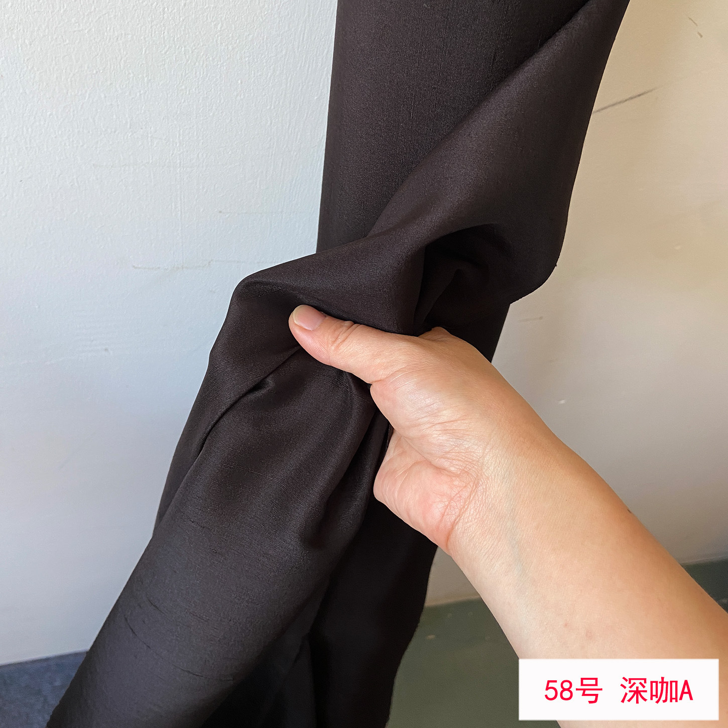 Picture of Solid Color Silk Double Palace Fabric, Crisp Mulberry Silk Double Palace Fabric, Yarn-dyed Double Palace Clothing Cheongsam Top Fabric