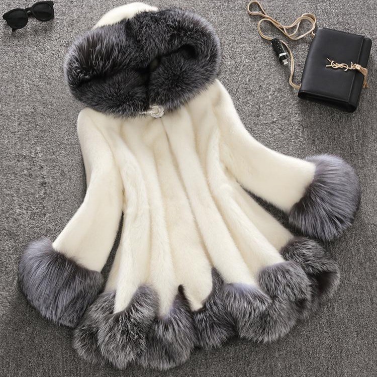 Whole Fur Mink Fur Outwear for Women 2024 Hooded Slim Haining Fox Fur Mid-Length Cape Outwear New Style