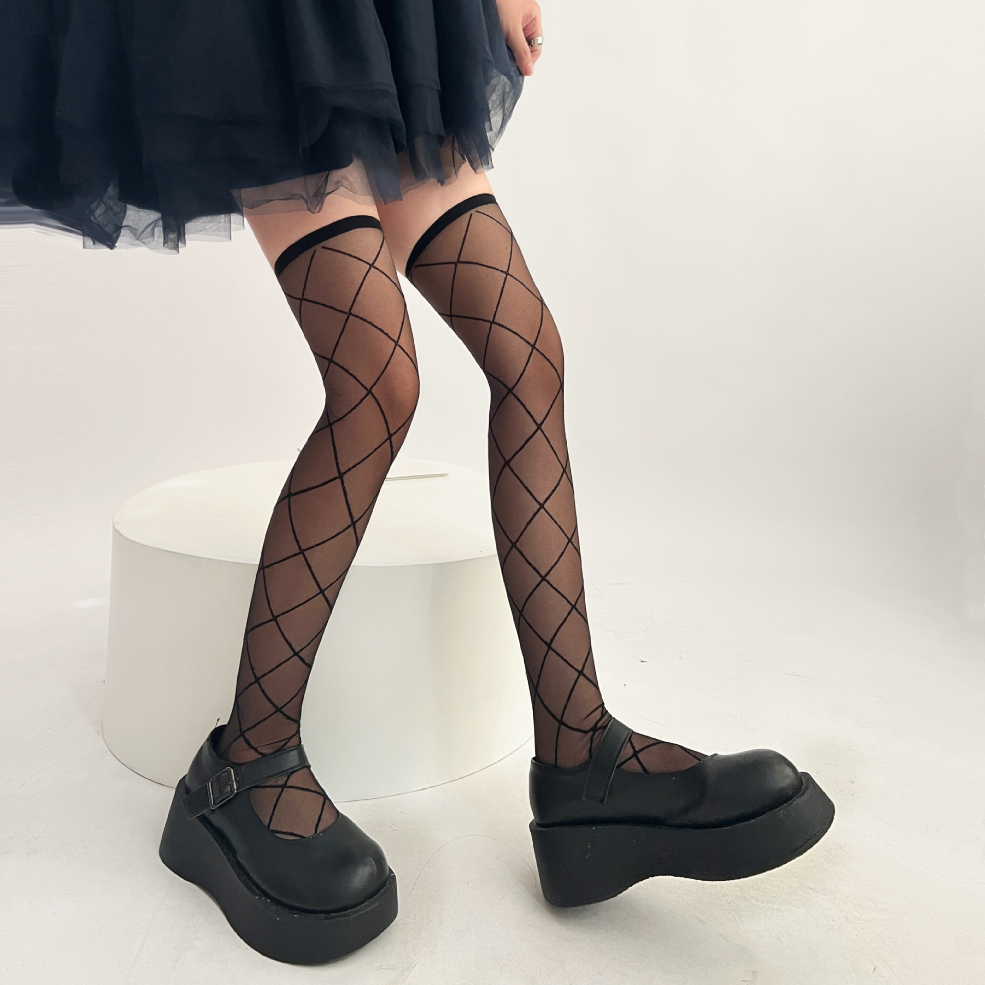 Rhombus Plaid over-the-knee stockings Net Red large rhombus Plaid thigh socks Japanese jk line jacquard black and white stockings