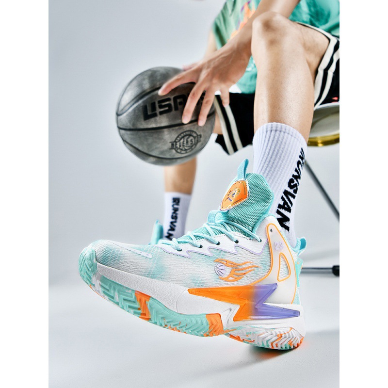 New Outfield Basketball Shoes Men's Summer Breathable Mesh Sneakers Lovers Wear-resistant Rebound Men's sneaker