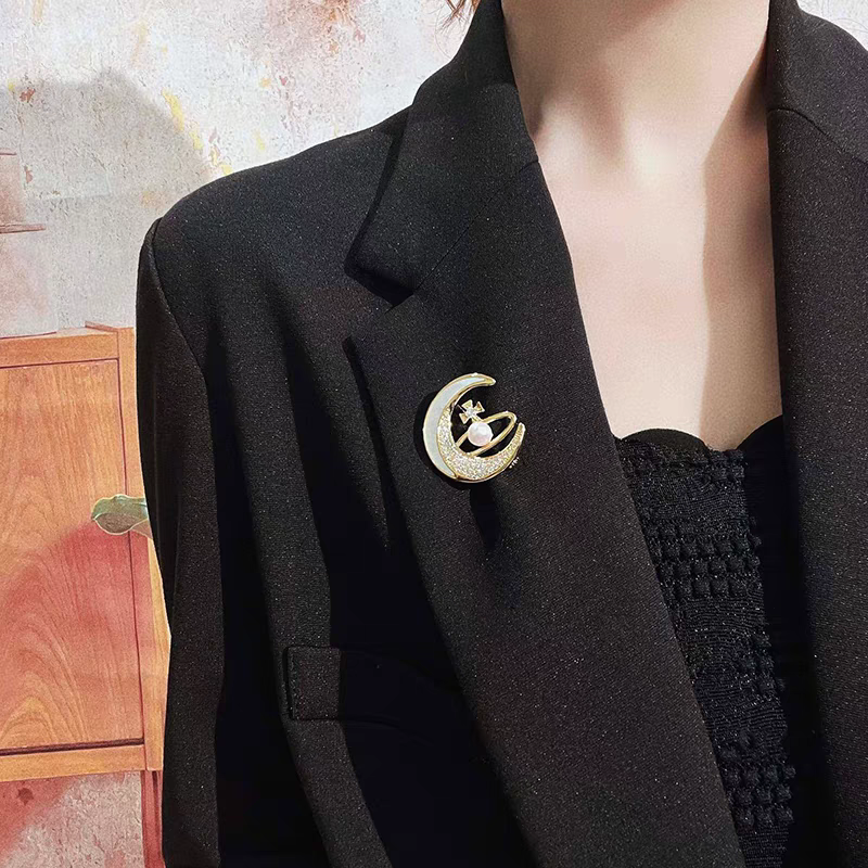 Copper Micro Set Zircon Moon Natural Shell Brooch Fashion Elegant Light Luxury New Explosions Pearl Chest