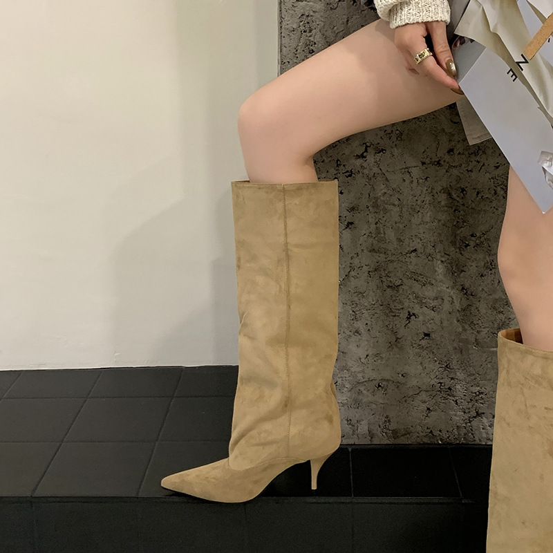 Picture of 2025 Fall/Winter European and American style fashion pointed toe high boots with simple temperament solid color high heel sleeves no more than knee boots