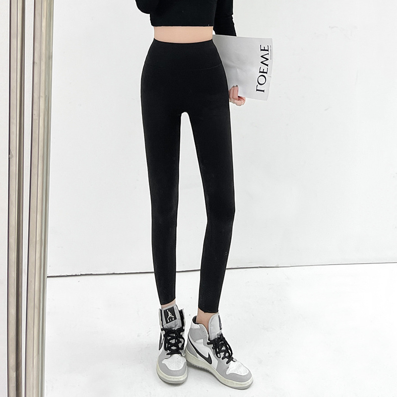 Picture of Spring and Autumn 2025 New Backless Shark Pants High Elastic Peach Butt Pants Breathable Zero Feel Yoga Pants Sports Women's Bottoming