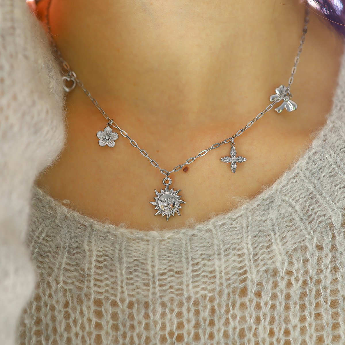 Picture of Foreign Trade European and American Style Hollow Pendant Women's Bracelet Titanium Steel Non-Fading Diamond Sunflower Necklace Jewelry Set Wholesale