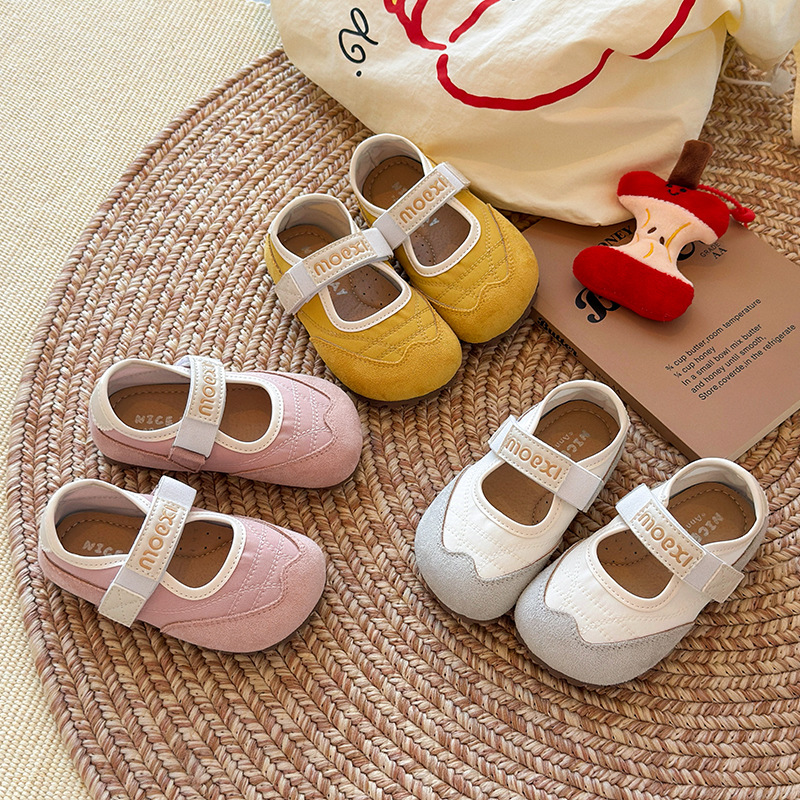 Shallow German training shoes 2025 autumn new Korean version of girls' casual sneakers soft-soled Mary Jane soft-soled Forrest Gump shoes