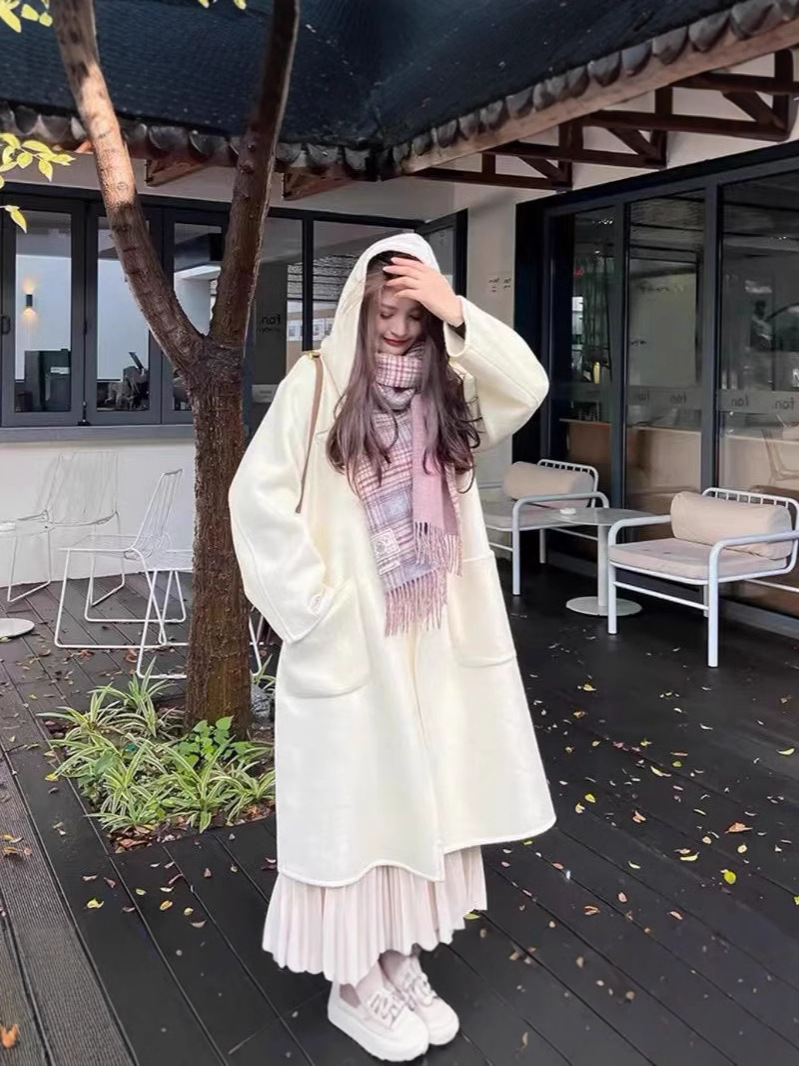 Picture of New Autumn and Winter Hepburn Style British Woolen Coat Mid-length Fashionable Horn Buckle Hooded Wool Woolen Coat