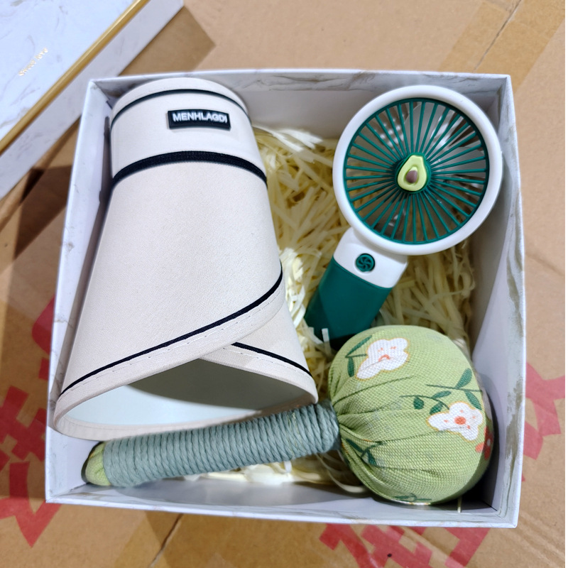 Picture of Business Accompanying Gift Set Practical Staff Birthday Welfare Gift Company Annual Meeting Creative Gift Wholesale Christmas
