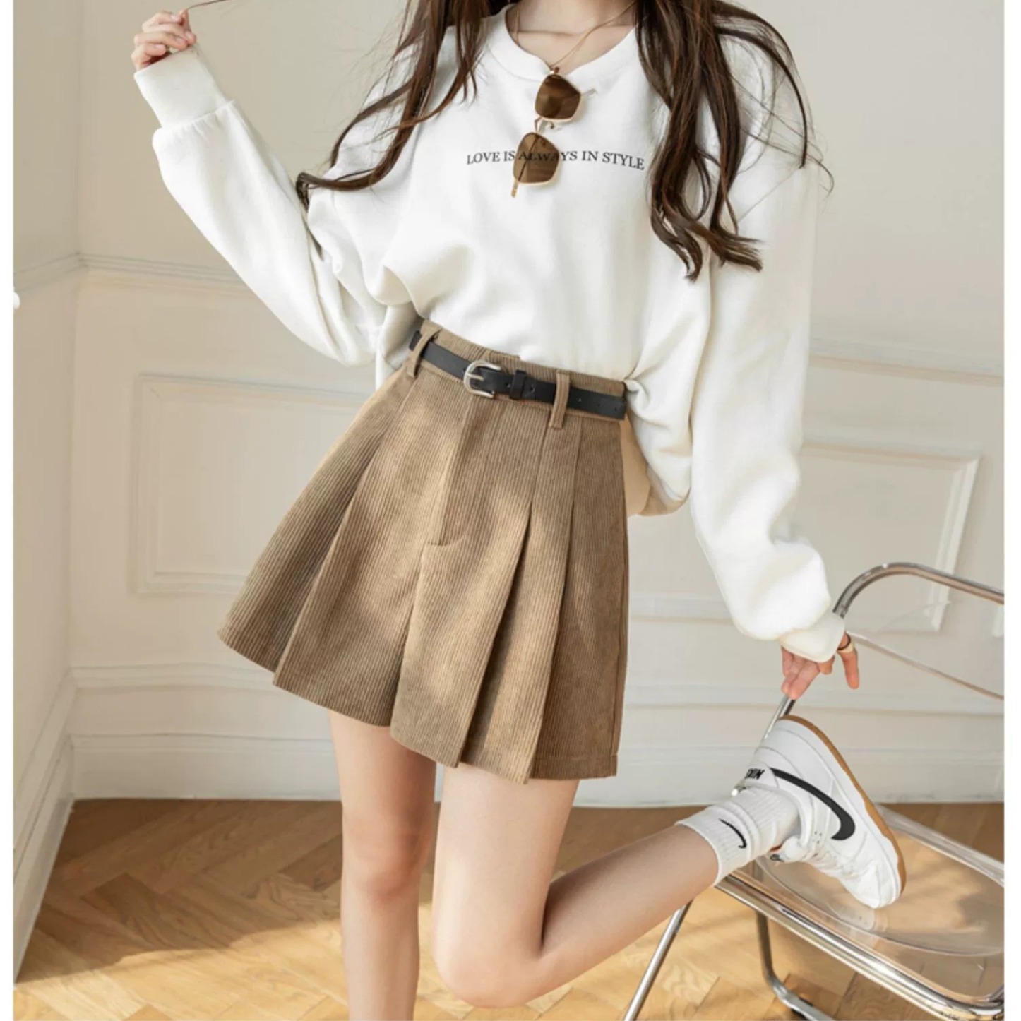High-Waisted Corduroy Shorts for Women, Autumn 2023 New Slimming Wide-Leg Pants, Casual Pleated Boot Shorts Trendy