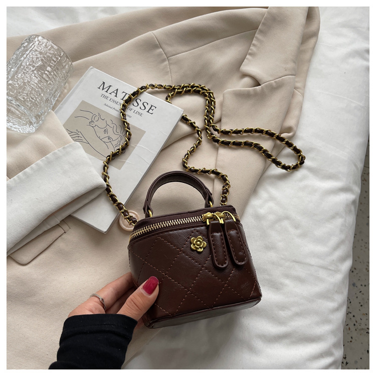 Picture of Niche Design Mini Handbag Women's 2023 New Trendy Diamond Plaid Chain Box Bag All-match Shoulder Crossbody Bag
