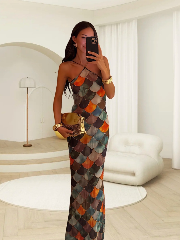 Resort Style Sleeveless Halterneck Dress for Women 2023 Spring New Fashion Scale Printed Backless Waist Long Skirt