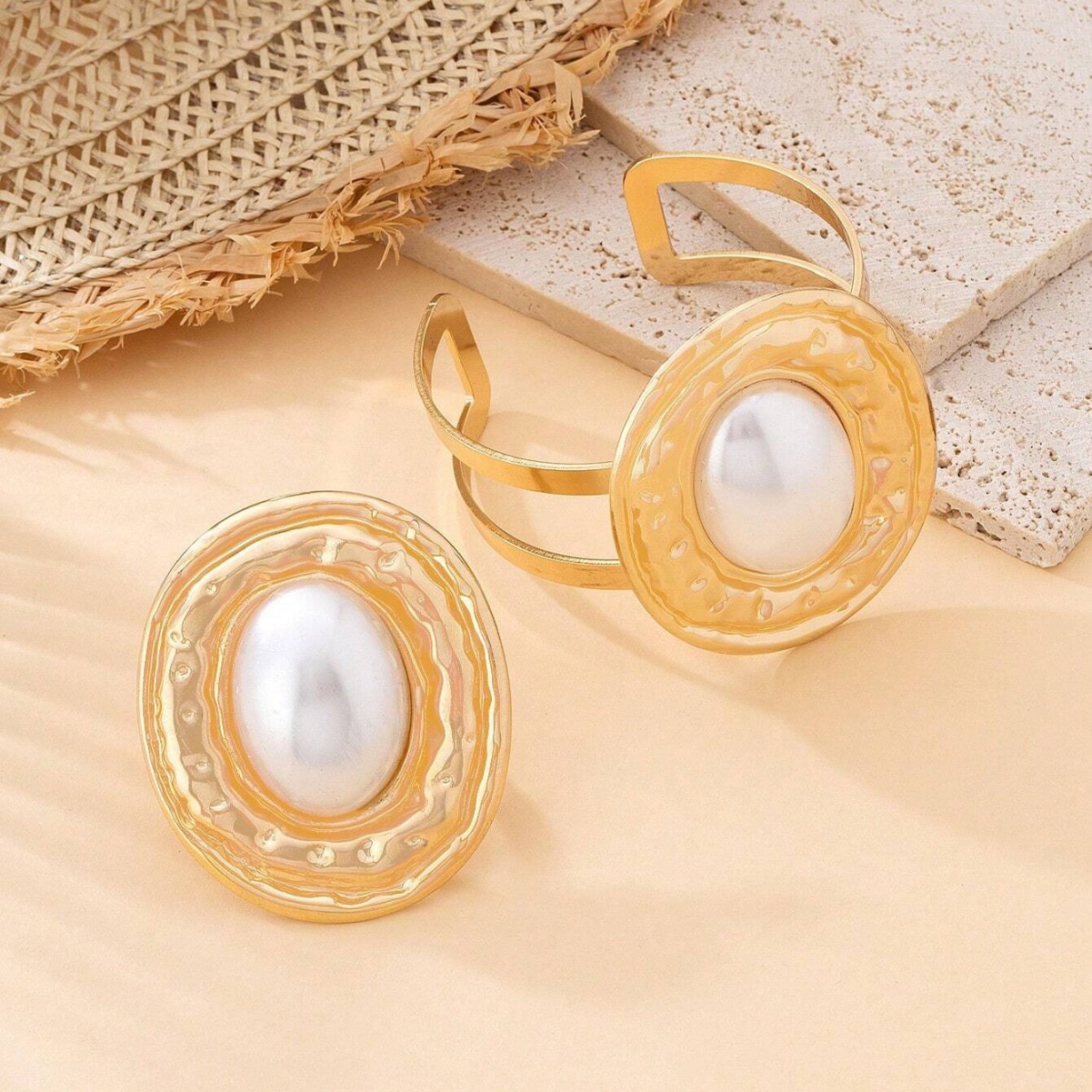 Picture of European and American foreign trade jewelry exaggerated personality fashion metal pearl earrings bracelet suit female temperament all-match jewelry