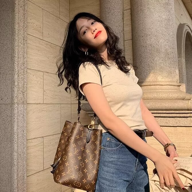 Picture of Solid Color T-Shirt Women's Tight Shoulder Short-Sleeved 2024 Summer Round Neck Pure Cotton Slim-Fit Even Stacked Short Top