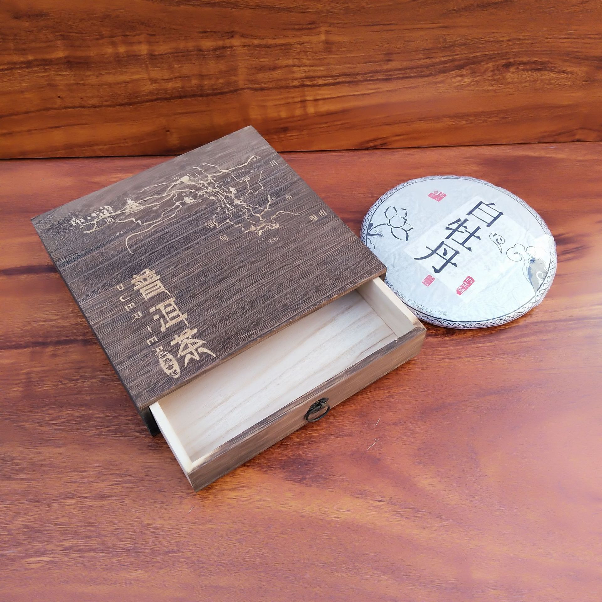 Picture of Wooden Pu'er Tea Box Creative Gift Box Fuding White Tea Cake Wooden Box Tea Packaging Wooden Box Tea Cake Wooden Box