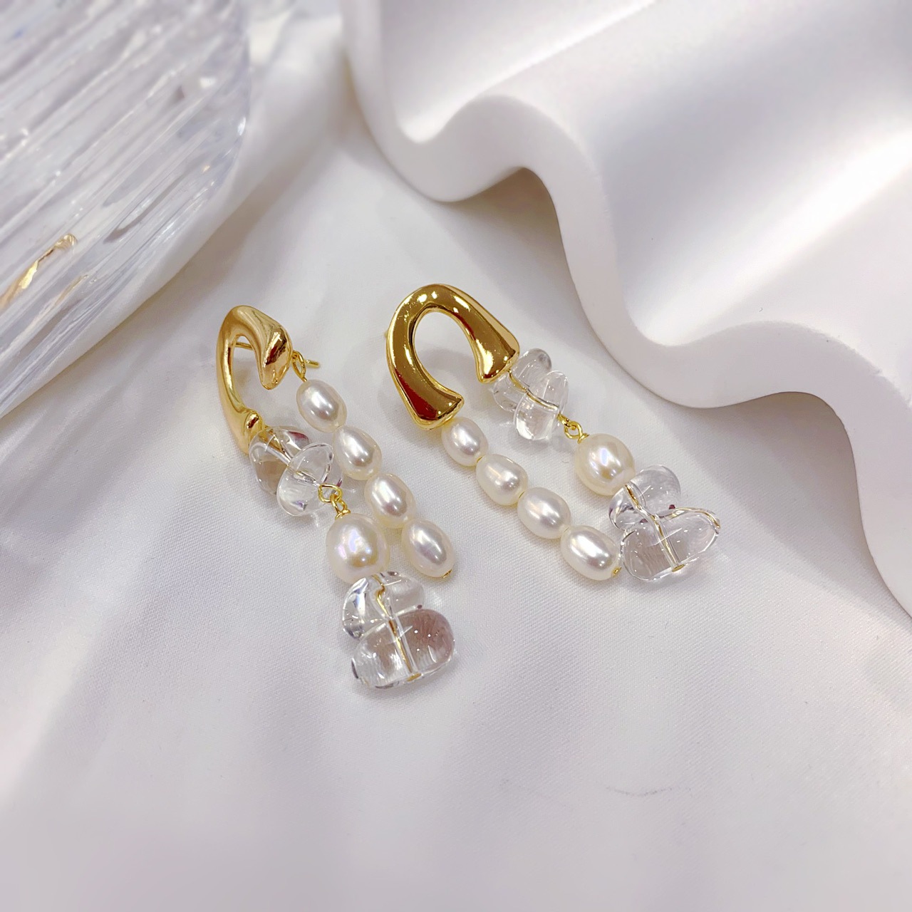Picture of Special White Crystal Small Unique Daily Retro Summer Natural Freshwater Pearl Elegant Face Small High-grade Earrings