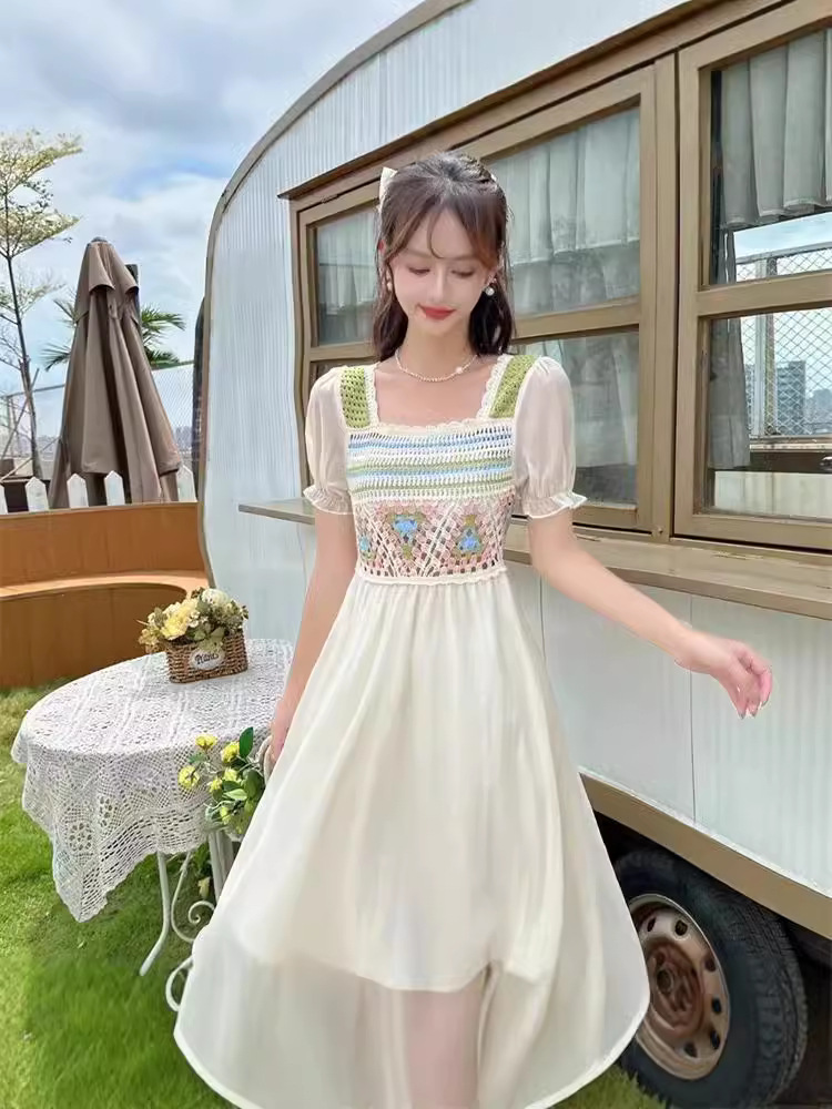 Summer Hollow-out Embroidered Square Collar Slim Look Style Outer Wearing Sweet Fresh Puff Sleeve Mid-length dress