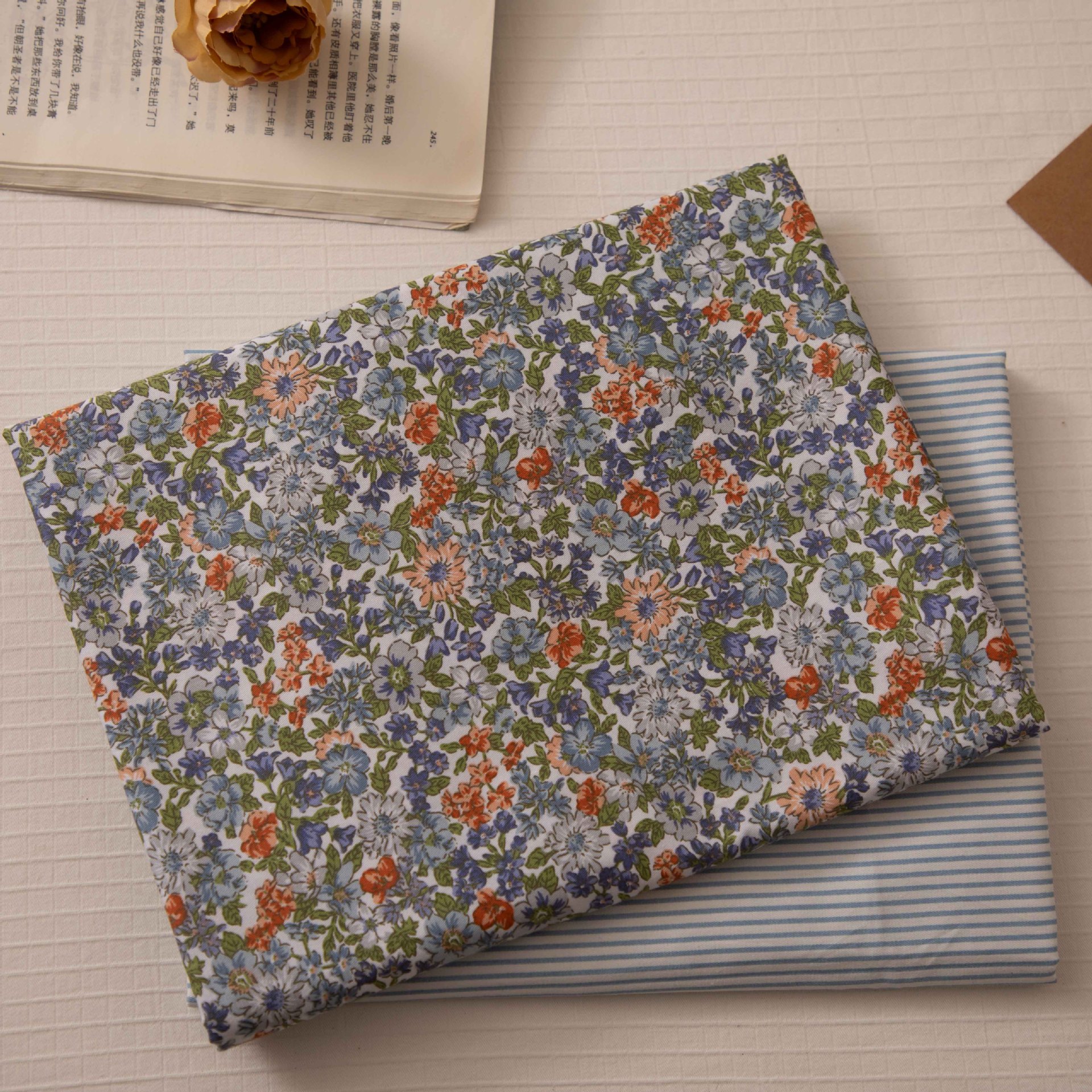 Wholesale Supply of 133*72 Twill Printed Fabric, Small Flower 40 Count Cotton Fabric, 1.6m Width